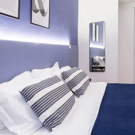 Daire Pregiata Con Bagno Privato - Blu Di Persia Trieste