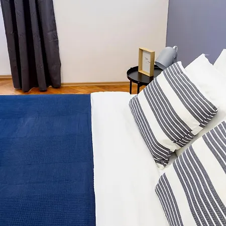 Pregiata Con Bagno Privato - Blu Di Persia Daire