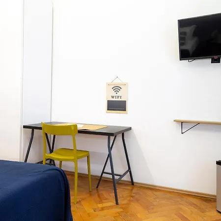 Pregiata Con Bagno Privato - Blu Di Persia Daire