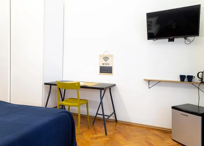 Pregiata Con Bagno Privato - Blu Di Persia Daire